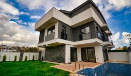 Вилла за 530 000 евро в Ларе, Турция