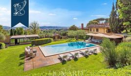 Апартаменты во Флоренции, Италия (цена по запросу)