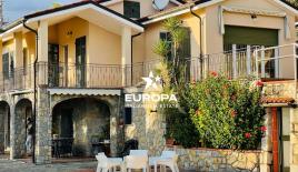 Вилла за 1 950 000 евро в Бордигере, Италия