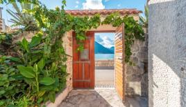 Дом за 1 250 000 евро в Доброте, Черногория