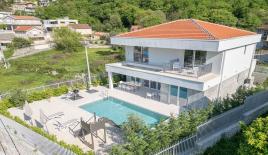 Вилла за 1 200 000 евро в Ораховаце, Черногория