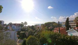 Апартаменты в Жуан-ле-Пен, Франция (цена по запросу)