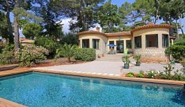 Вилла в Антибе, Франция (цена по запросу)