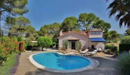 Вилла в Мужене, Франция (цена по запросу)