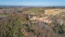 Дом в Кьюси, Италия (цена по запросу)