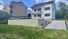 Дом за 490 000 евро в Тивате, Черногория