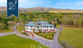 Вилла в Капаннори, Италия (цена по запросу)