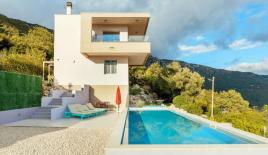 Дом за 469 000 евро в Херцег-Нови, Черногория