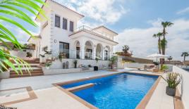 Вилла за 830 000 евро в Рохалесе, Испания