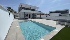 Вилла за 800 000 евро в Рохалесе, Испания