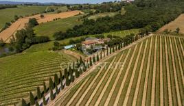 Дом за 1 950 000 евро в Монтепульчано, Италия