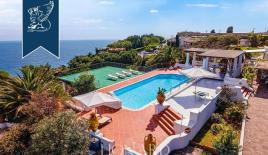 Вилла за 2 300 000 евро на Липари, Италия