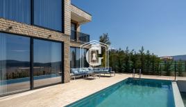 Вилла за 695 000 евро в Каваче, Черногория