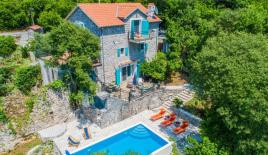 Дом за 740 000 евро в Тивате, Черногория