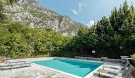 Апартаменты за 299 000 евро в Доброте, Черногория