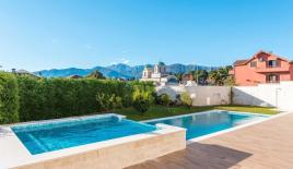 Апартаменты за 600 000 евро в Тивате, Черногория