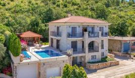 Вилла за 1 290 000 евро в Режевичах, Черногория