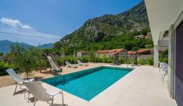 Дом за 1 200 000 евро в Ораховаце, Черногория