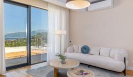 Дом за 470 000 евро в Тивате, Черногория