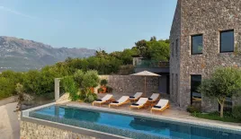 Вилла в Тивате, Черногория (цена по запросу)