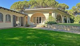 Вилла за 1 200 евро за день в Роккамаре, Италия