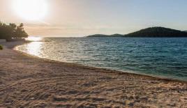 Отель, гостиница за 585 000 евро в Рогознице, Хорватия