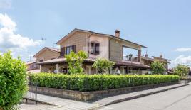 Вилла за 298 000 евро в Фабро, Италия