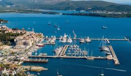 Коммерческая недвижимость за 2 955 000 евро в Тивате, Черногория