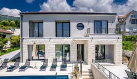 Вилла за 795 000 евро в Тивате, Черногория