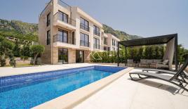 Вилла за 738 000 евро в Режевичах, Черногория