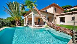 Вилла за 8 000 евро за неделю в Сен-Максиме, Франция