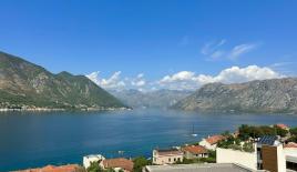 Квартира за 480 000 евро в Доброте, Черногория