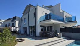 Вилла за 1 500 000 евро в Порече, Хорватия