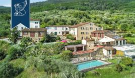 Отель, гостиница за 2 700 000 евро в Капаннори, Италия