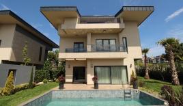 Вилла за 1 720 000 евро в Бейликдюзю, Турция