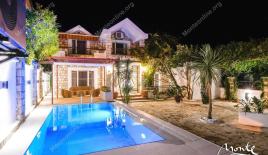 Вилла за 790 000 евро в Тивате, Черногория