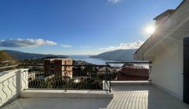 Вилла за 825 000 евро в Херцег-Нови, Черногория