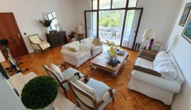 Вилла за 1 150 000 евро в Тивате, Черногория