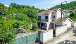 Вилла за 380 000 евро в Тивате, Черногория