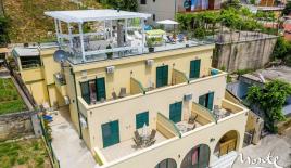 Отель, гостиница за 1 500 000 евро в Херцег-Нови, Черногория