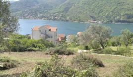 Земля за 450 000 евро в Тивате, Черногория