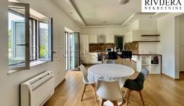 Квартира за 300 000 евро в Доброте, Черногория