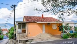 Вилла за 380 000 евро в Тивате, Черногория