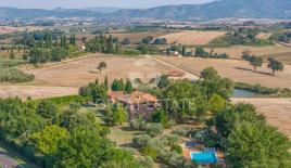 Дом за 1 100 000 евро в Кастильоне-дель-Лаго, Италия