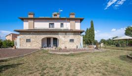 Дом за 470 000 евро в Кастильоне-дель-Лаго, Италия