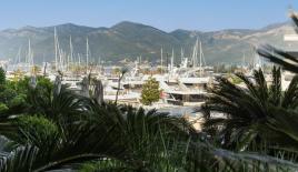 Квартира в Тивате, Черногория (цена по запросу)