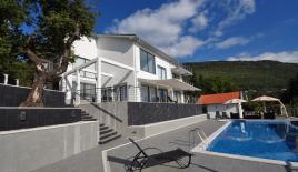 Вилла за 950 000 евро в Тивате, Черногория