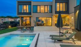 Вилла за 990 000 евро в Ровини, Хорватия