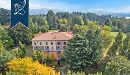 Вилла за 1 900 000 евро в Комо, Италия