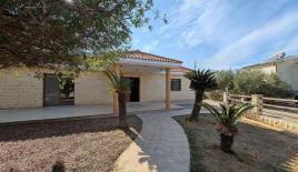 Коммерческая недвижимость за 595 000 евро в Пафосе, Кипр